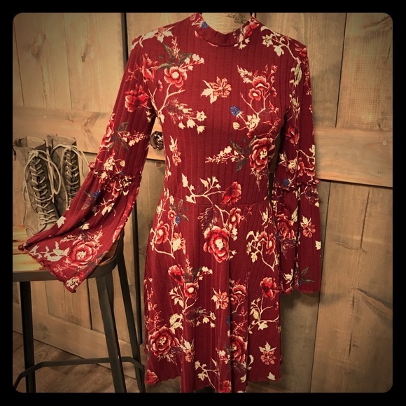 love, Fire Dresses & Skirts - NWOT Floral sweater knit mini dress